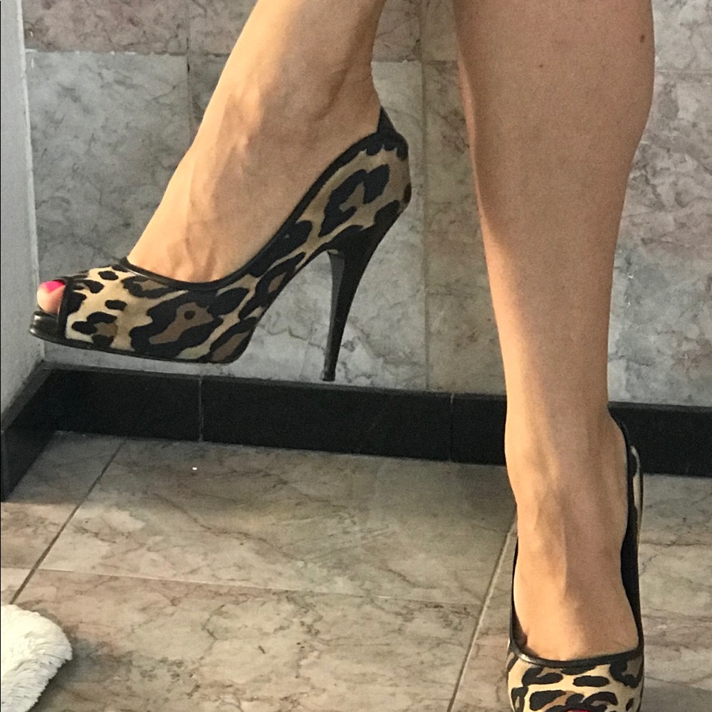 Shoes - Picture 3 of 6